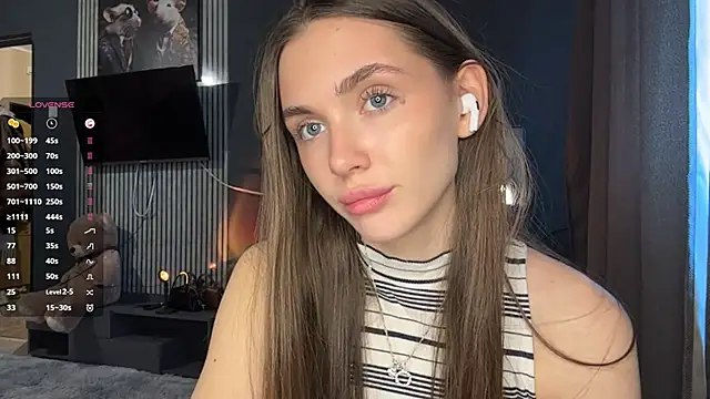 Veluxe online show from April 21, 3:08 pm