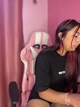  MiaRose online show from March 19, 2:43 pm