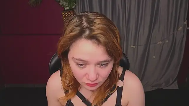 ElizabethRedWings online show from April 30, 5:51 pm
