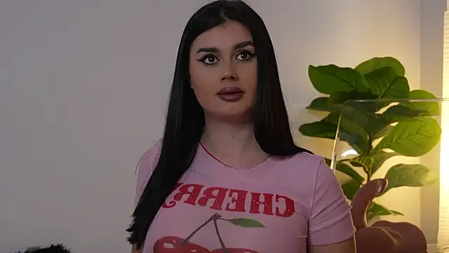 ItsKendra online show from April 9, 1:16 pm