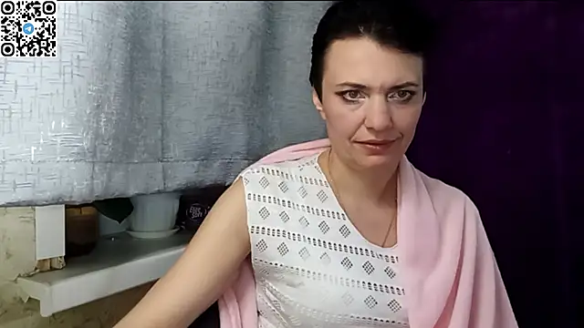 HotMamaQueen234 online show from April 20, 9:18 pm