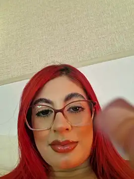 Scarlet Evanss  online show from April 24, 8:00 pm
