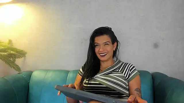 Samantha  Firee online show from June 12, 1:52 pm