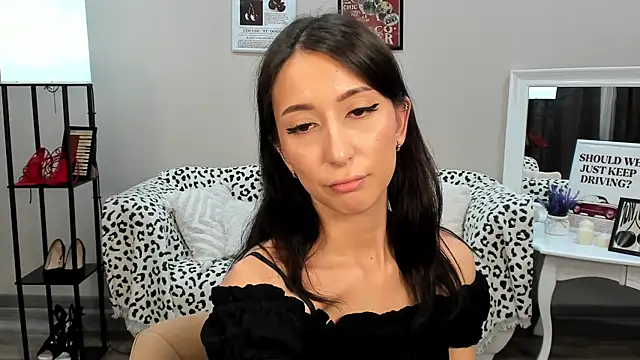 DanaRoges online show from May 13, 6:35 pm