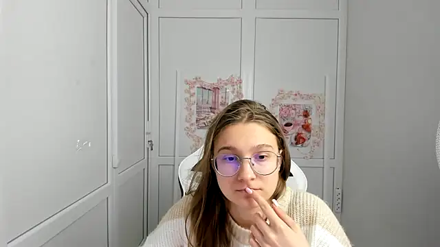 Mia kristal online show from May 28, 8:34 am