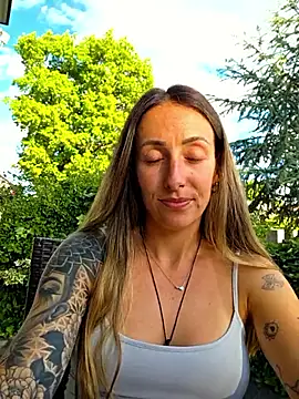 NicoleKaiser online show from May 21, 4:38 pm
