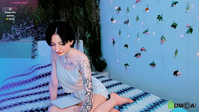 Kira  Cutie online show from June 2, 8:43 pm