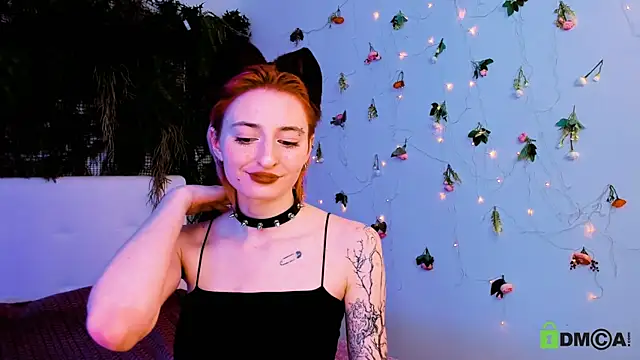 Kira  Cutie online show from May 15, 11:40 pm