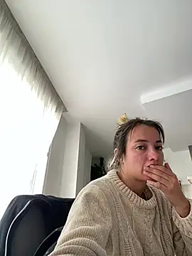 Sexyandtiny online show from April 21, 6:53 am