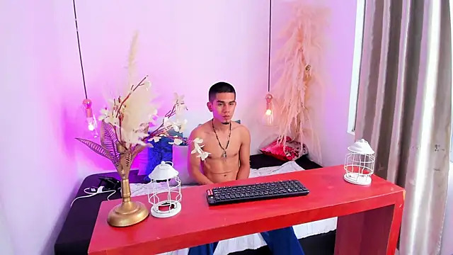 your d0ll1 online show from June 2, 1:01 pm