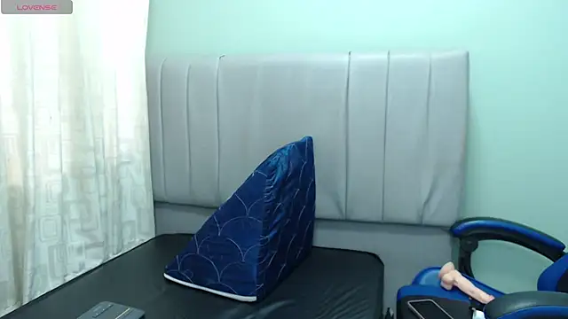 dafne kim online show from May 12, 4:13 pm