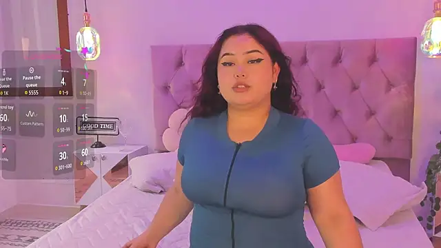 SofiaBloomm online show from May 14, 7:19 pm