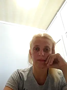 MiaLove183 online show from July 20, 1:35 pm