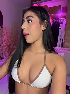 Rossie Blooms online show from April 20, 10:13 pm