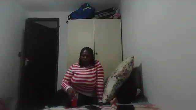 Lucia-boobs online show from May 11, 4:59 pm