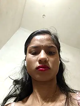 Curvy Amyra online show from May 22, 3:48 am
