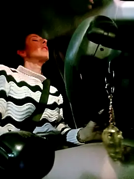 amanda11111 online show from April 5, 9:36 pm