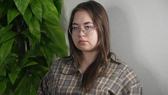 TiffaneySpikes online show from March 23, 10:43 am