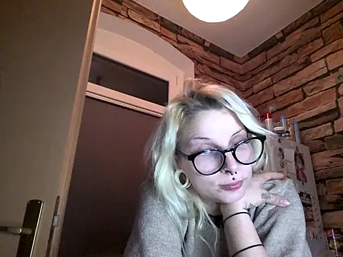 TattooBunny18 online show from March 27, 10:32 pm