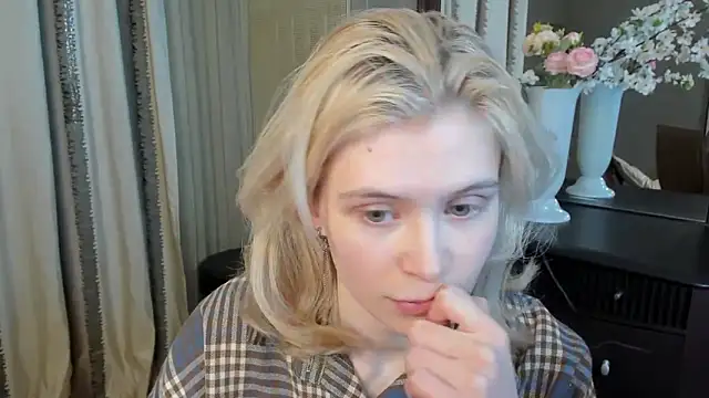 CarleySuski online show from March 24, 6:41 am