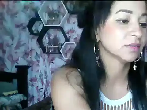 SusanCortez  online show from May 23, 7:45 pm