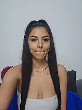 Crissdesire online show from May 20, 6:38 pm