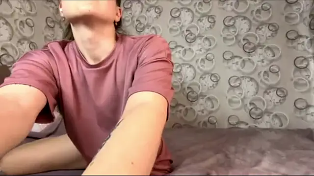 VioletTocsin online show from March 25, 9:12 am