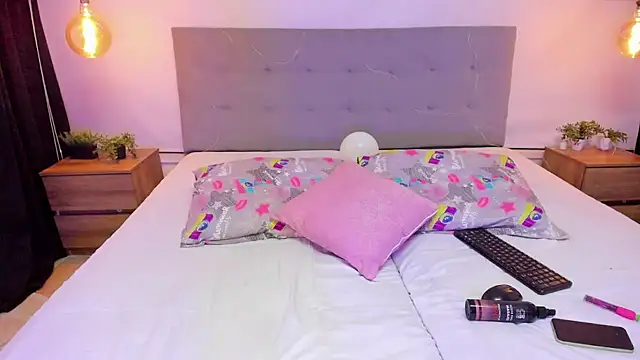 Naomi Doll  online show from May 21, 1:58 am