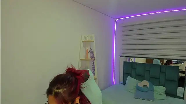Sara Red X online show from April 28, 3:43 am