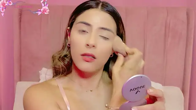 MoollyLove online show from June 4, 12:31 pm