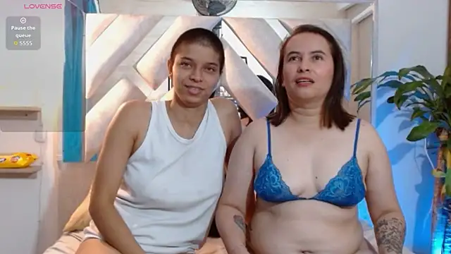 Natasha and zoe  online show from June 19, 1:58 pm