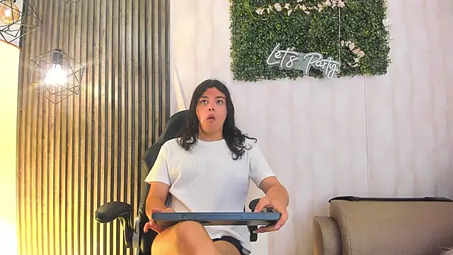 LexyNova  online show from April 29, 6:24 pm