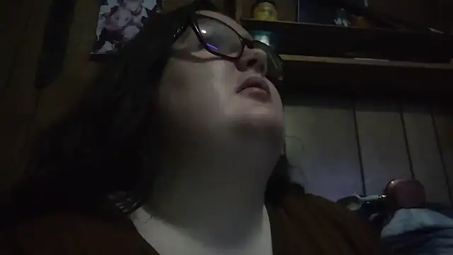 chubbydevil22 online show from April 30, 5:45 am