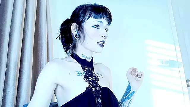 H3xD0ll online show from April 11, 12:06 am