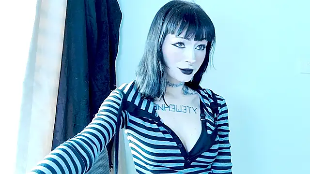 H3xD0ll online show from April 9, 12:24 am