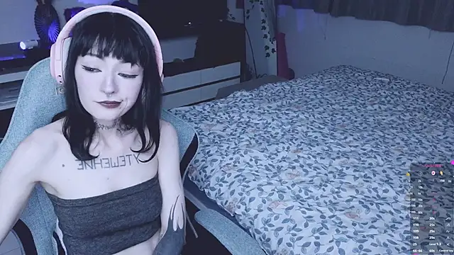 H3xD0ll online show from June 27, 4:13 pm