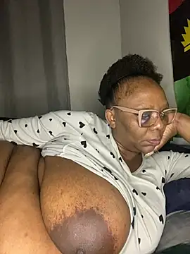 BoobsQueeen online show from July 30, 7:53 am