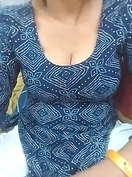 Pinky-hot11 online show from May 1, 2:04 am