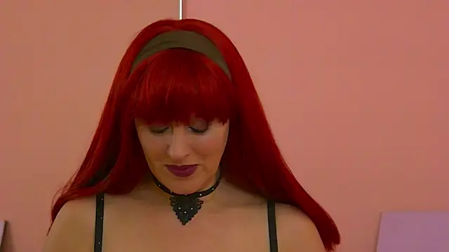 JadeRoyce online show from June 17, 3:30 am