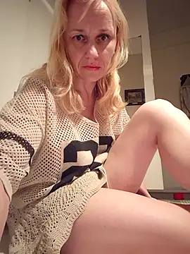 RinaSunX online show from April 4, 2:43 am