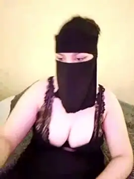 Queen Lola online show from April 30, 2:55 pm