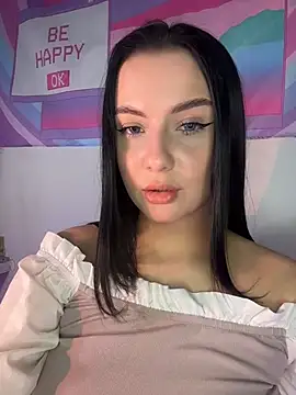 L0LA XO online show from April 4, 3:00 pm