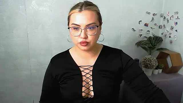 AminaSoul  online show from May 13, 1:06 pm