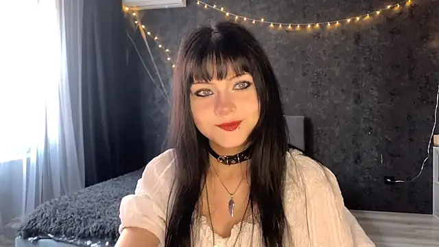 EmilyEmbears online show from May 7, 5:34 am