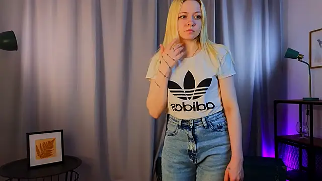 OliviaCaffery online show from April 12, 3:48 pm