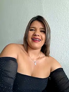 Mia 80 online show from April 7, 7:16 pm