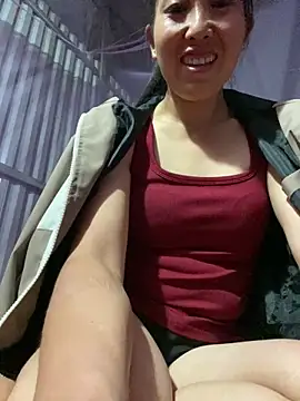 Huonglyna online show from April 26, 2:04 pm