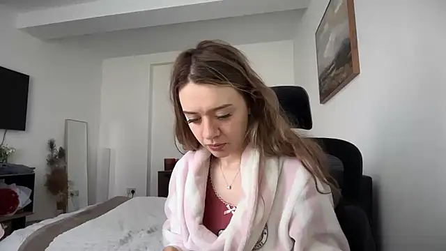 YasminLace online show from May 1, 11:02 am