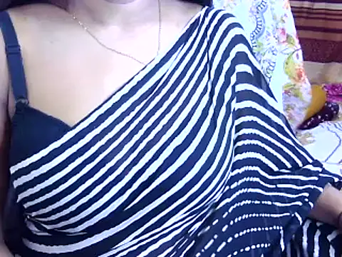 Noor Zarin online show from July 4, 9:10 pm