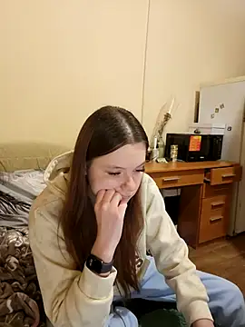 JessicaHolland1 online show from April 24, 6:00 pm